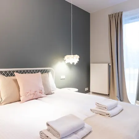 Nearto Main Railway Station Free Parking & Air Conditioning Appartement *