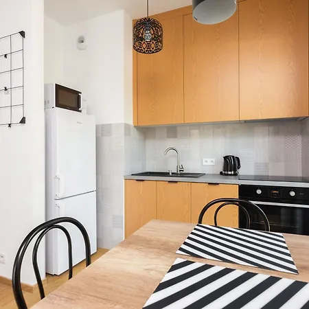 Nearto Main Railway Station Free Parking & Air Conditioning Appartement